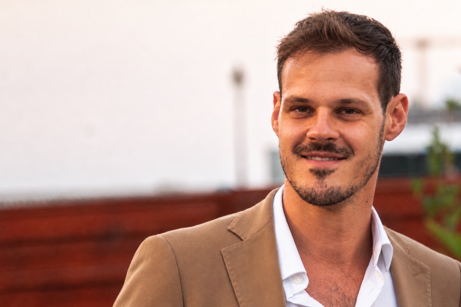 Portrait d’Antoine Morlière, expert en prospection téléphonique B2B